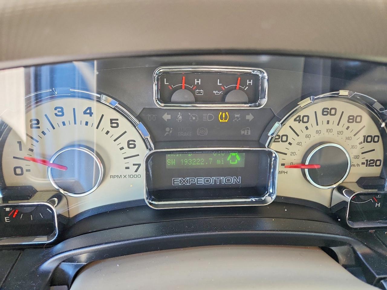 2011 FORD EXPEDITION XLT photo 9