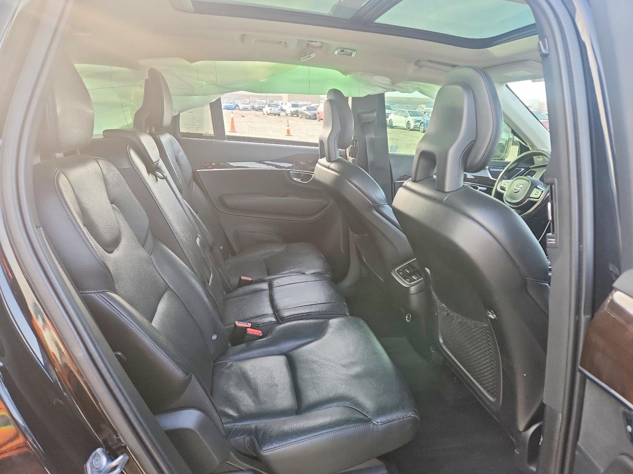 2016 VOLVO XC90 T6 photo 28