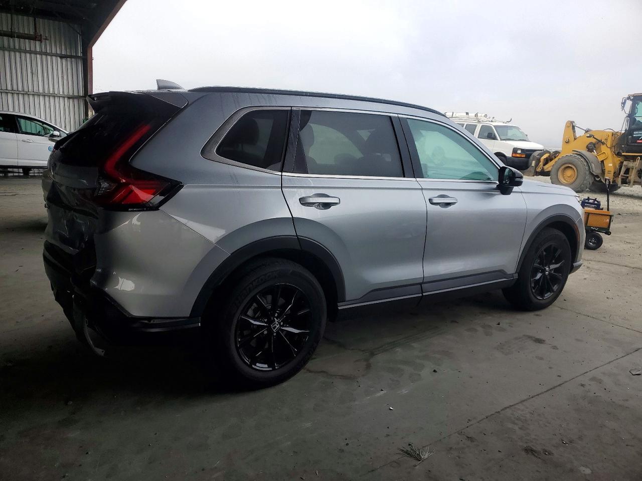 2025 HONDA CR-V SPORT photo 3
