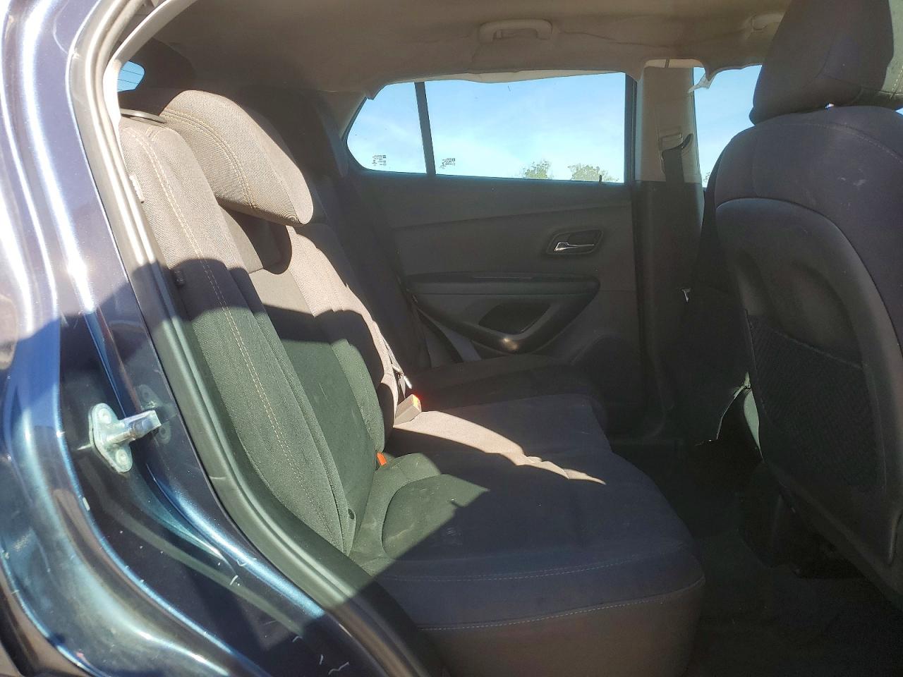 2018 CHEVROLET TRAX LS photo 21