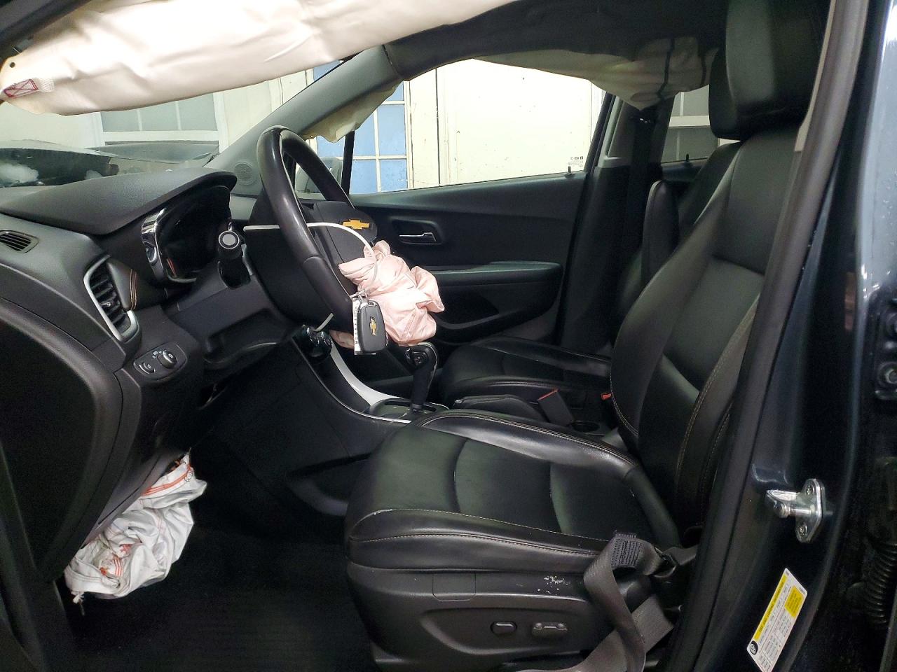 2021 CHEVROLET TRAX 1LT photo 7