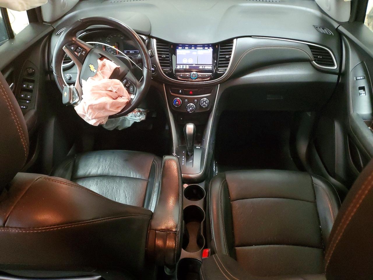 2021 CHEVROLET TRAX 1LT photo 8