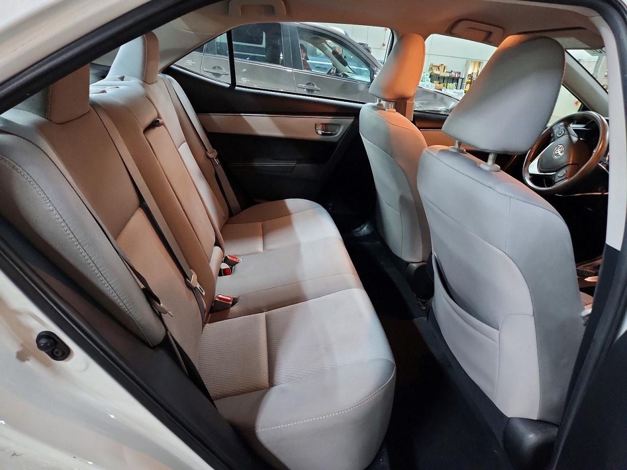 2015 TOYOTA COROLLA LE photo 10