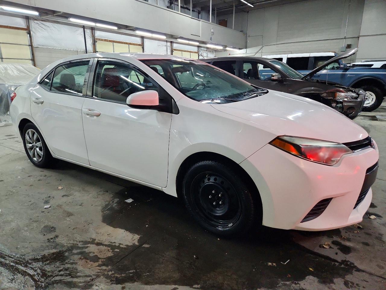 2015 TOYOTA COROLLA LE photo 4