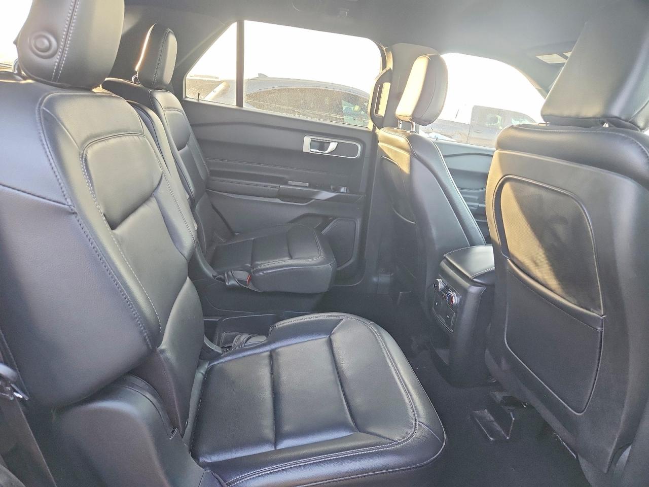 2020 FORD EXPLORER XLT photo 31