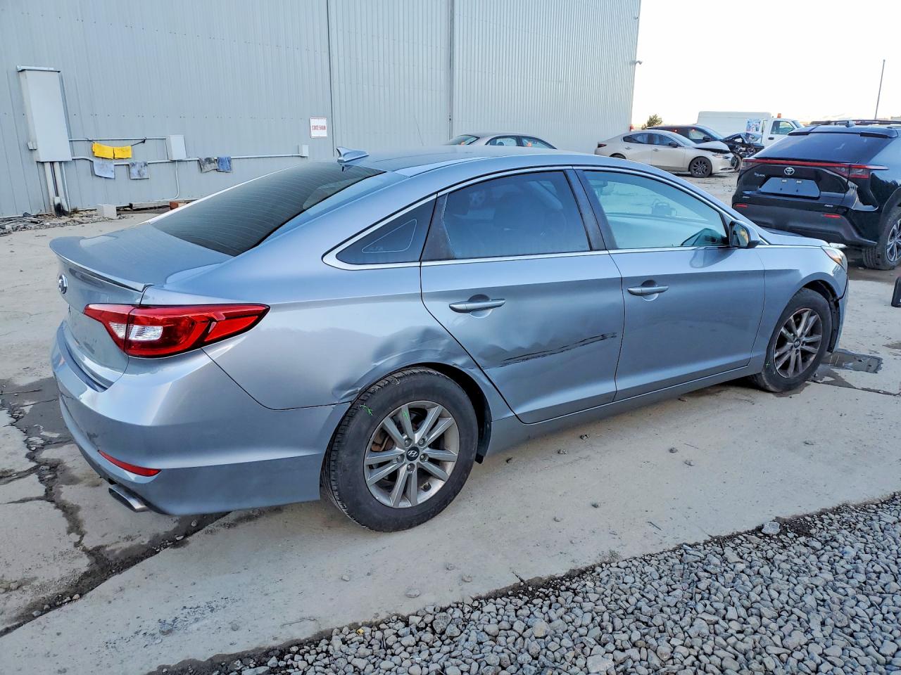 2017 HYUNDAI SONATA SE photo 3