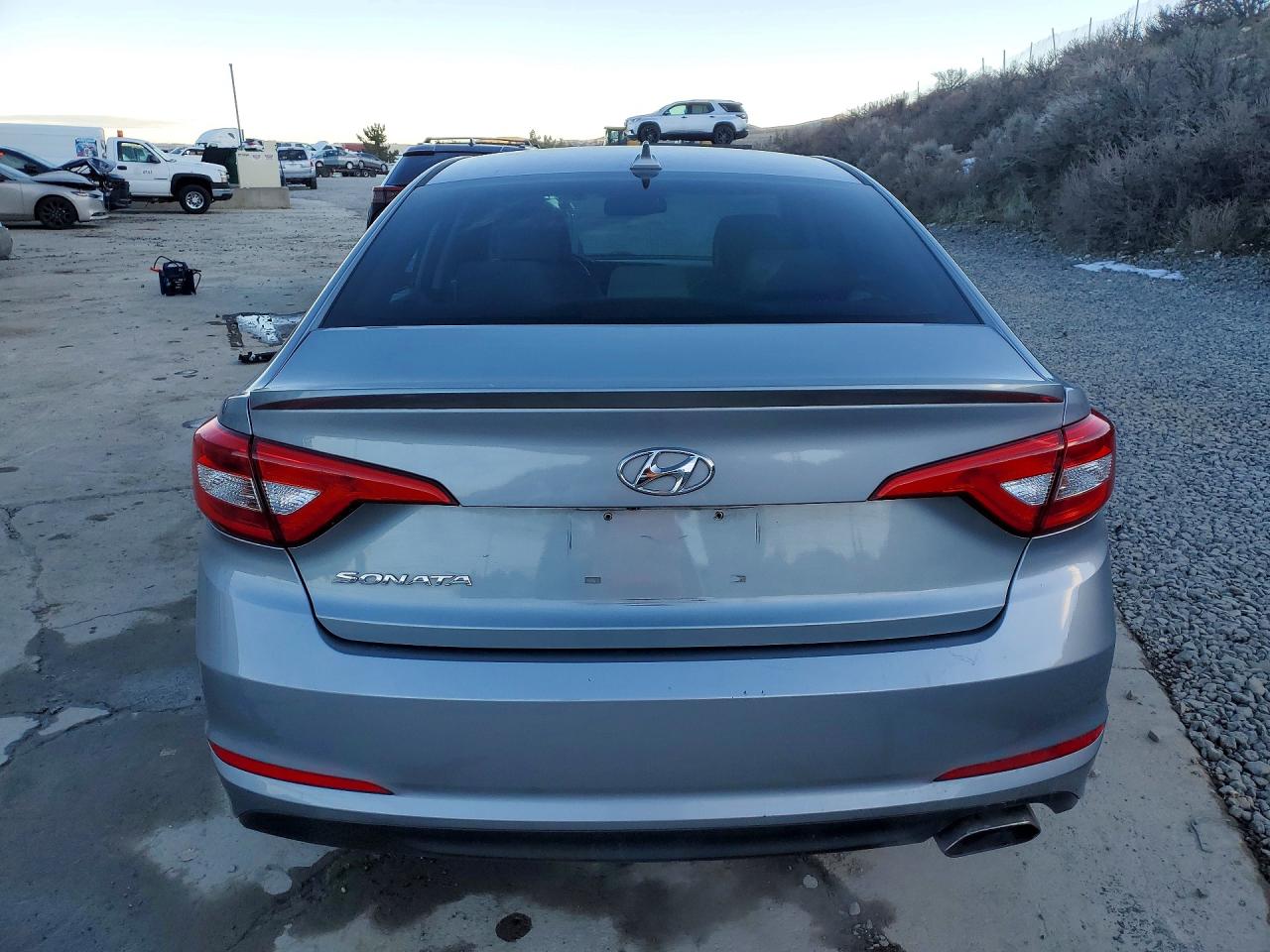 2017 HYUNDAI SONATA SE photo 6