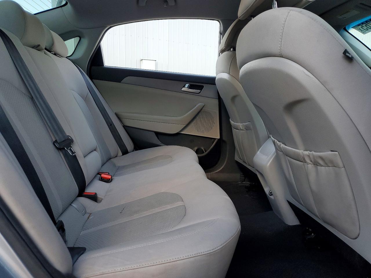2017 HYUNDAI SONATA SE photo 10
