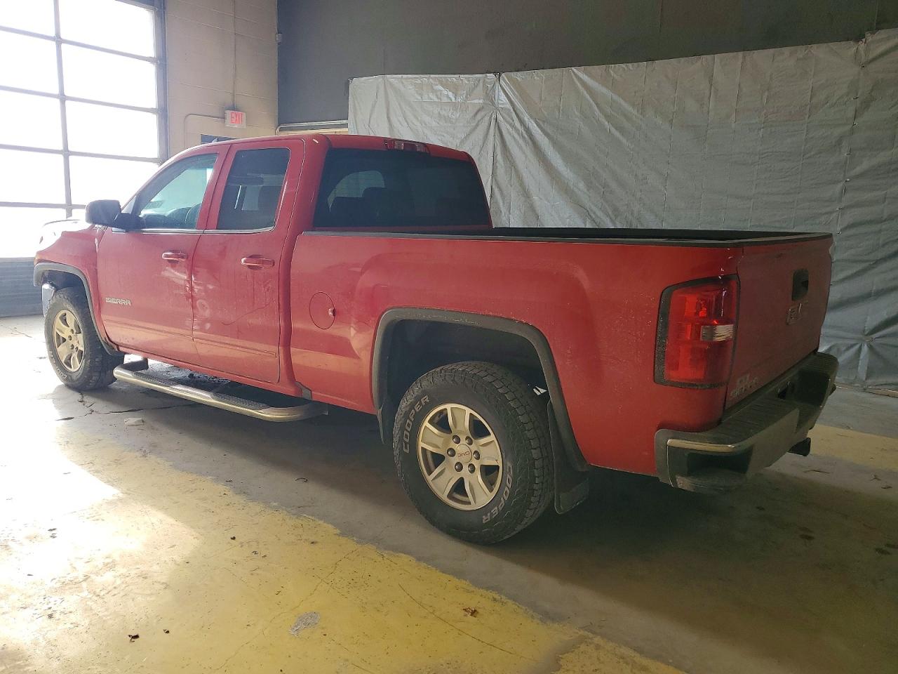 2017 GMC SIERRA photo 2