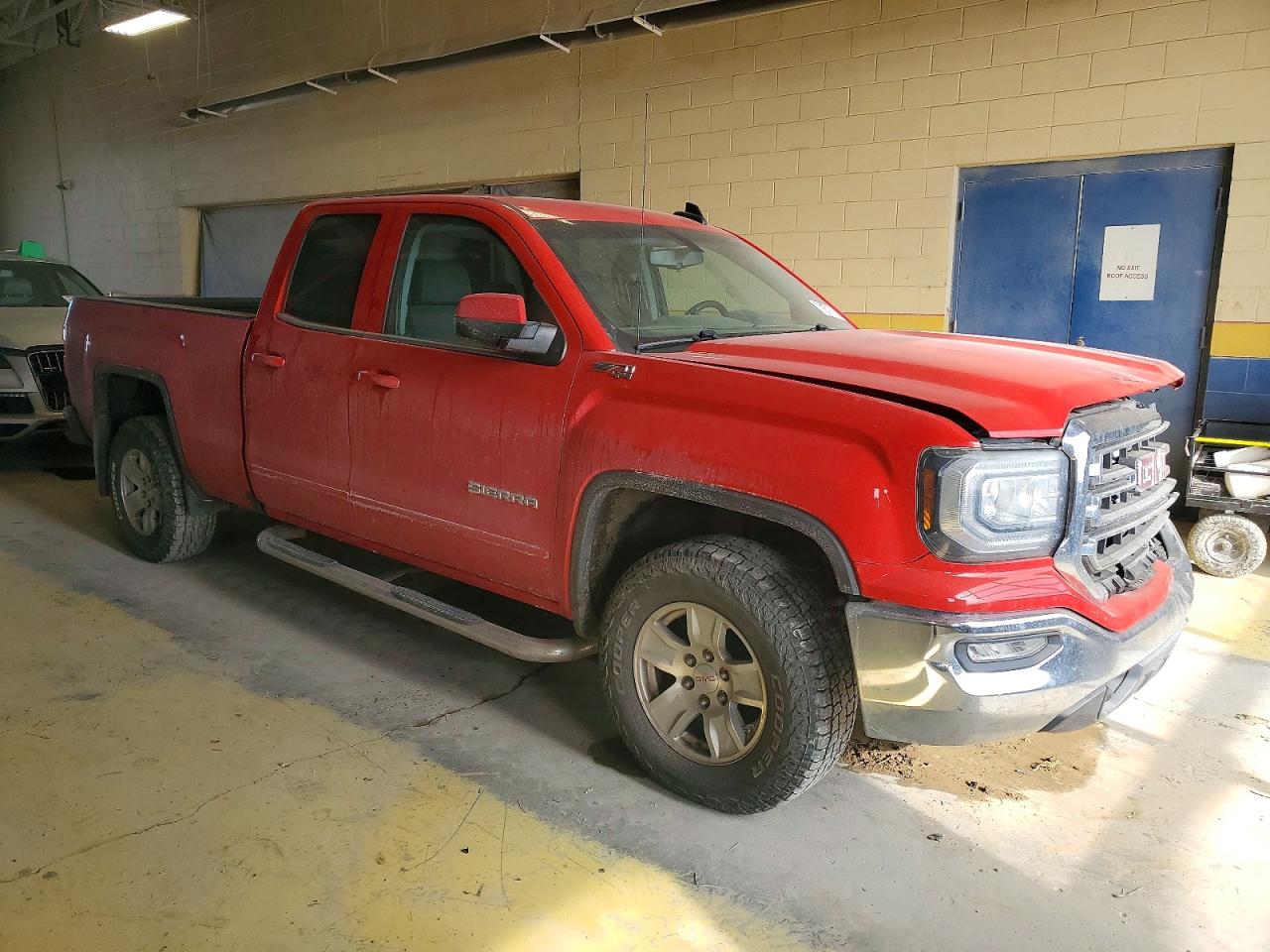 2017 GMC SIERRA photo 4