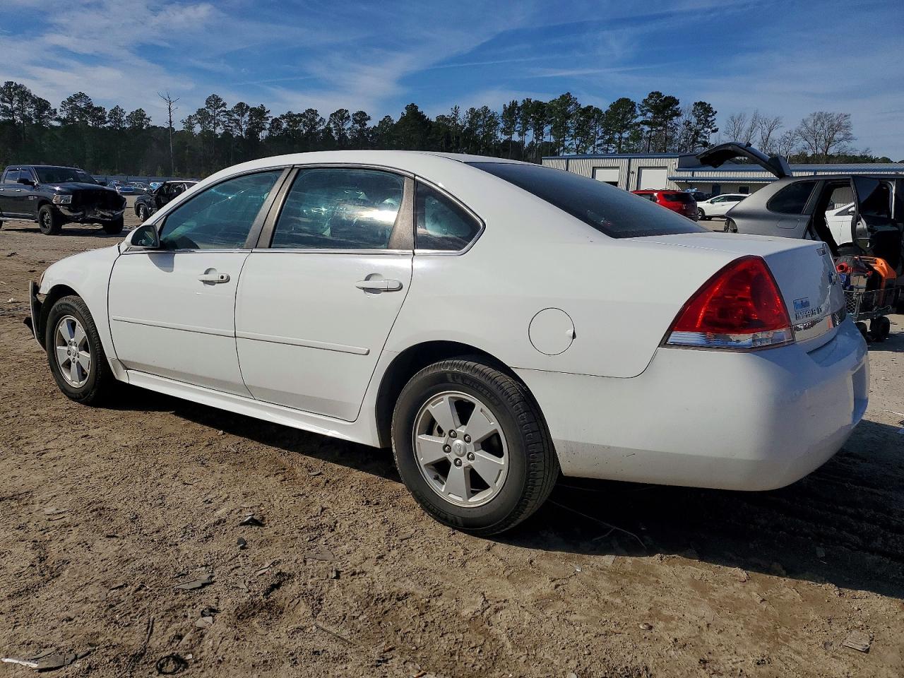 2011 CHEVROLET IMPALA LT photo 2