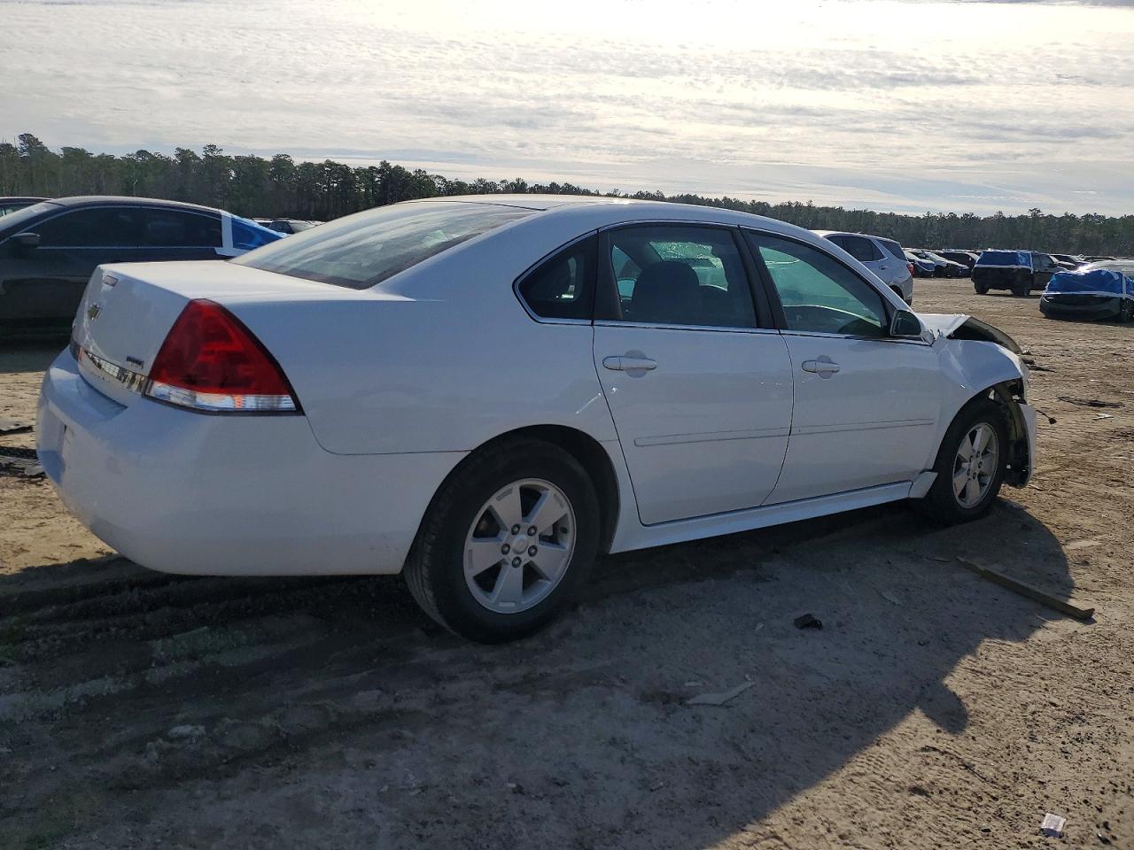 2011 CHEVROLET IMPALA LT photo 3