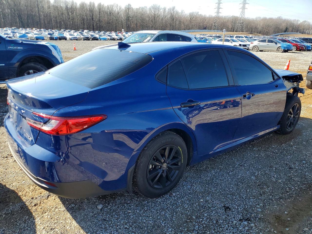 2025 TOYOTA CAMRY XSE photo 3