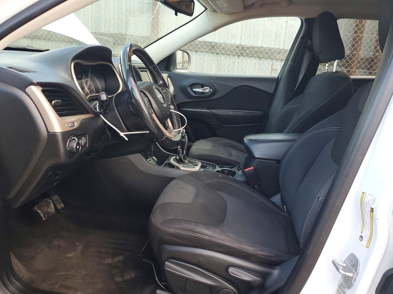2015 JEEP CHEROKEE LATITUDE photo 7