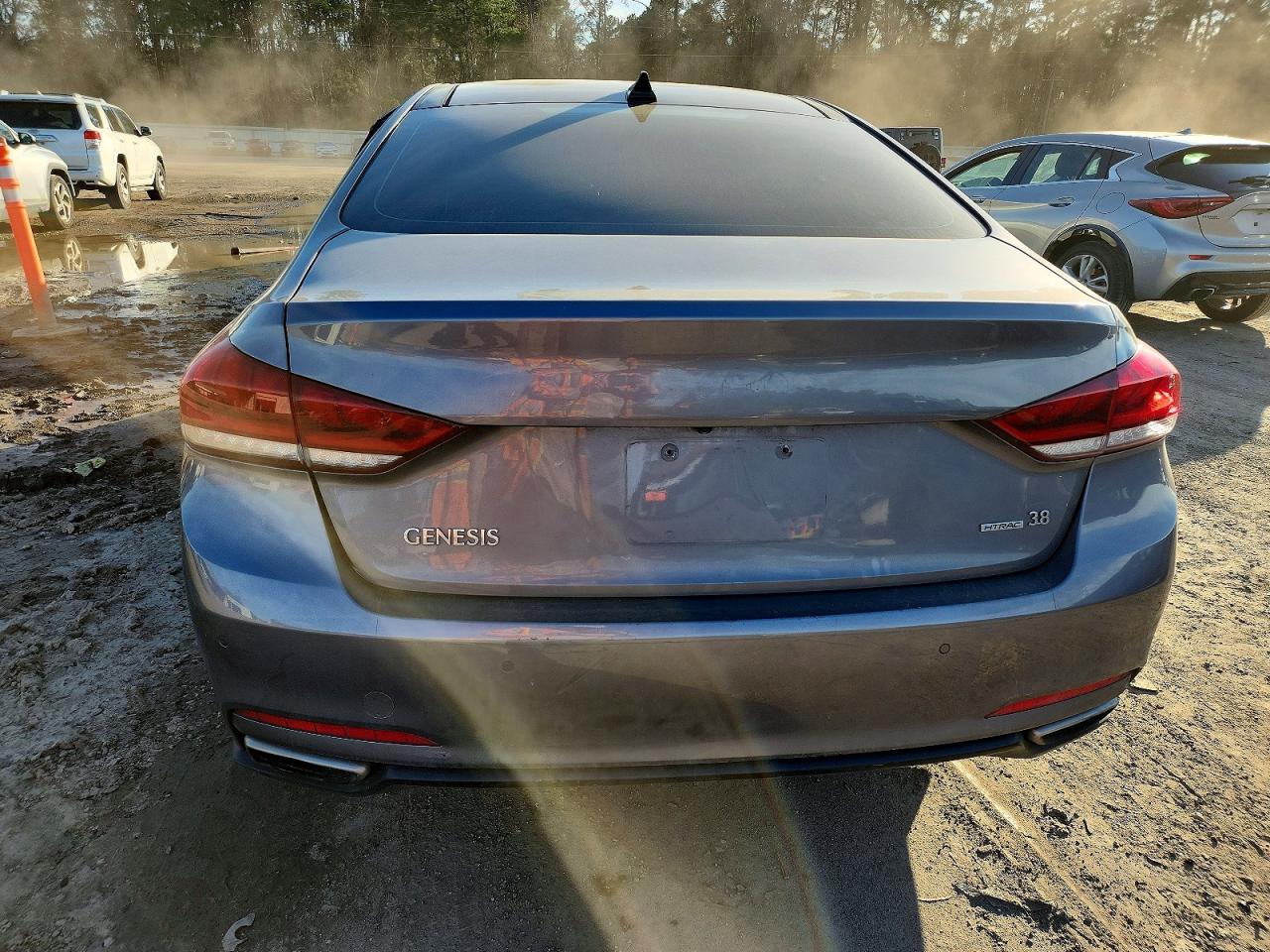 2015 HYUNDAI GENESIS 3.8L photo 11