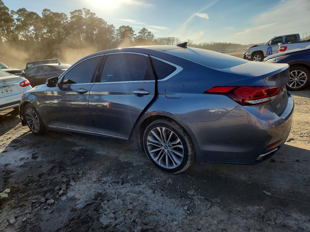 2015 HYUNDAI GENESIS 3.8L photo 3