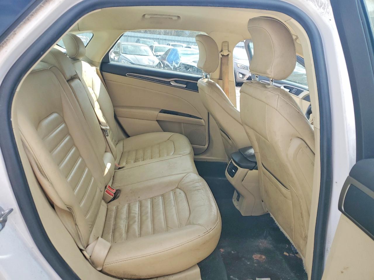 2016 FORD FUSION SE photo 10