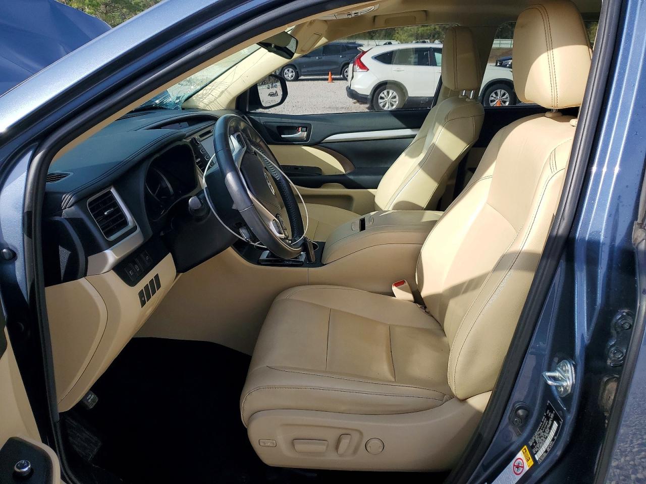 2019 TOYOTA HIGHLANDER XLE photo 13