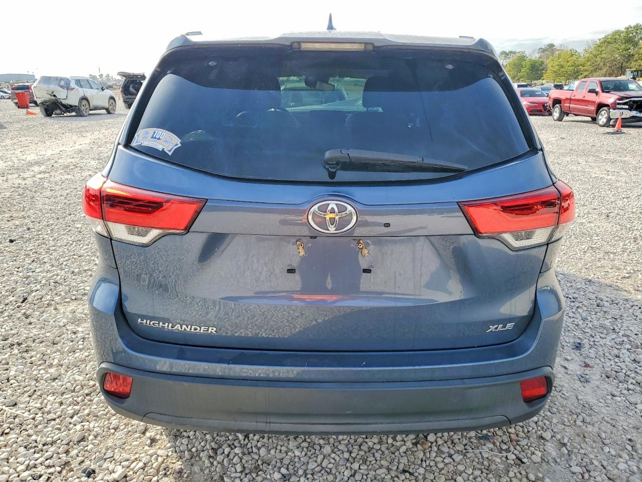 2019 TOYOTA HIGHLANDER XLE photo 11