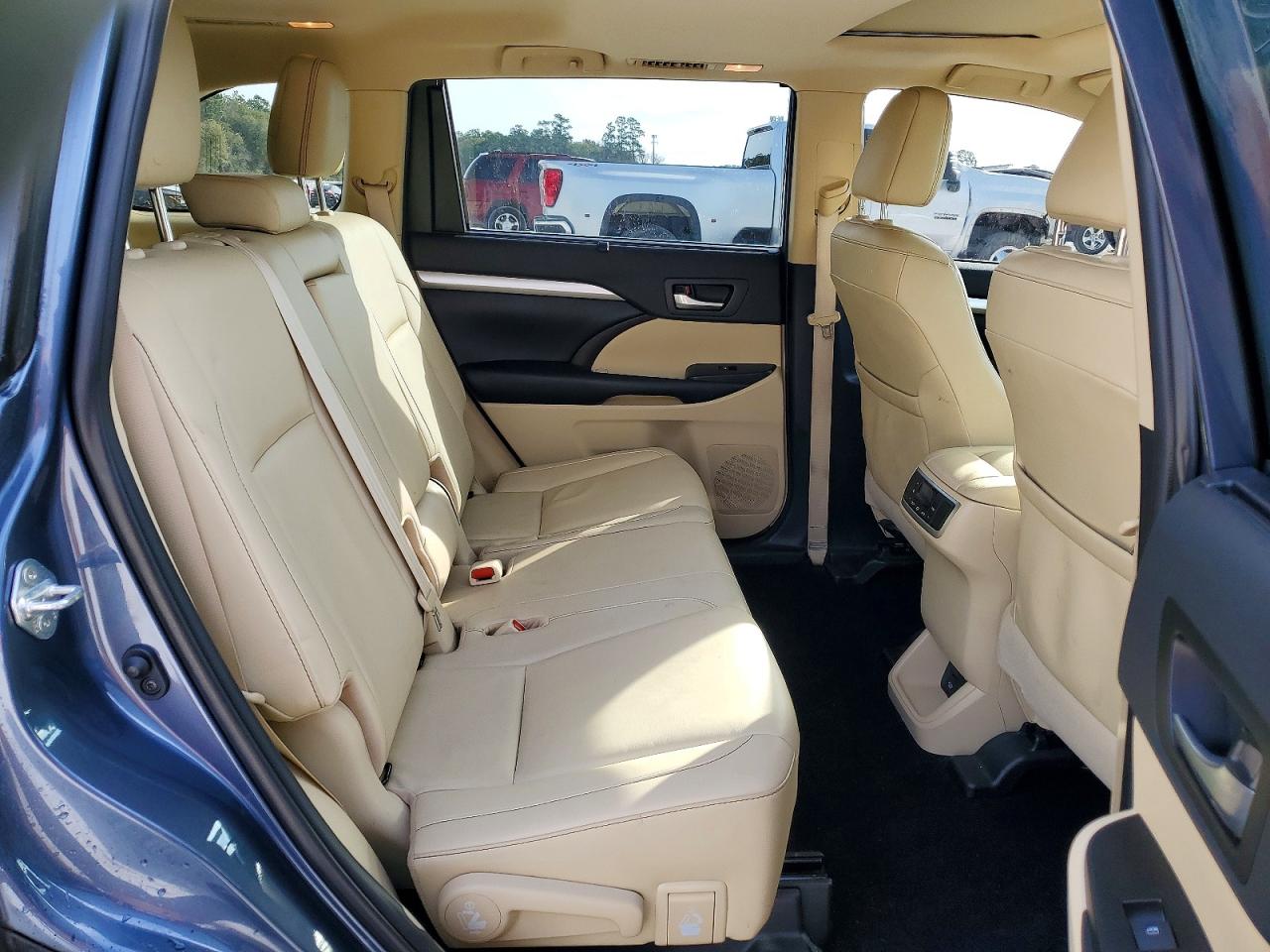 2019 TOYOTA HIGHLANDER XLE photo 21