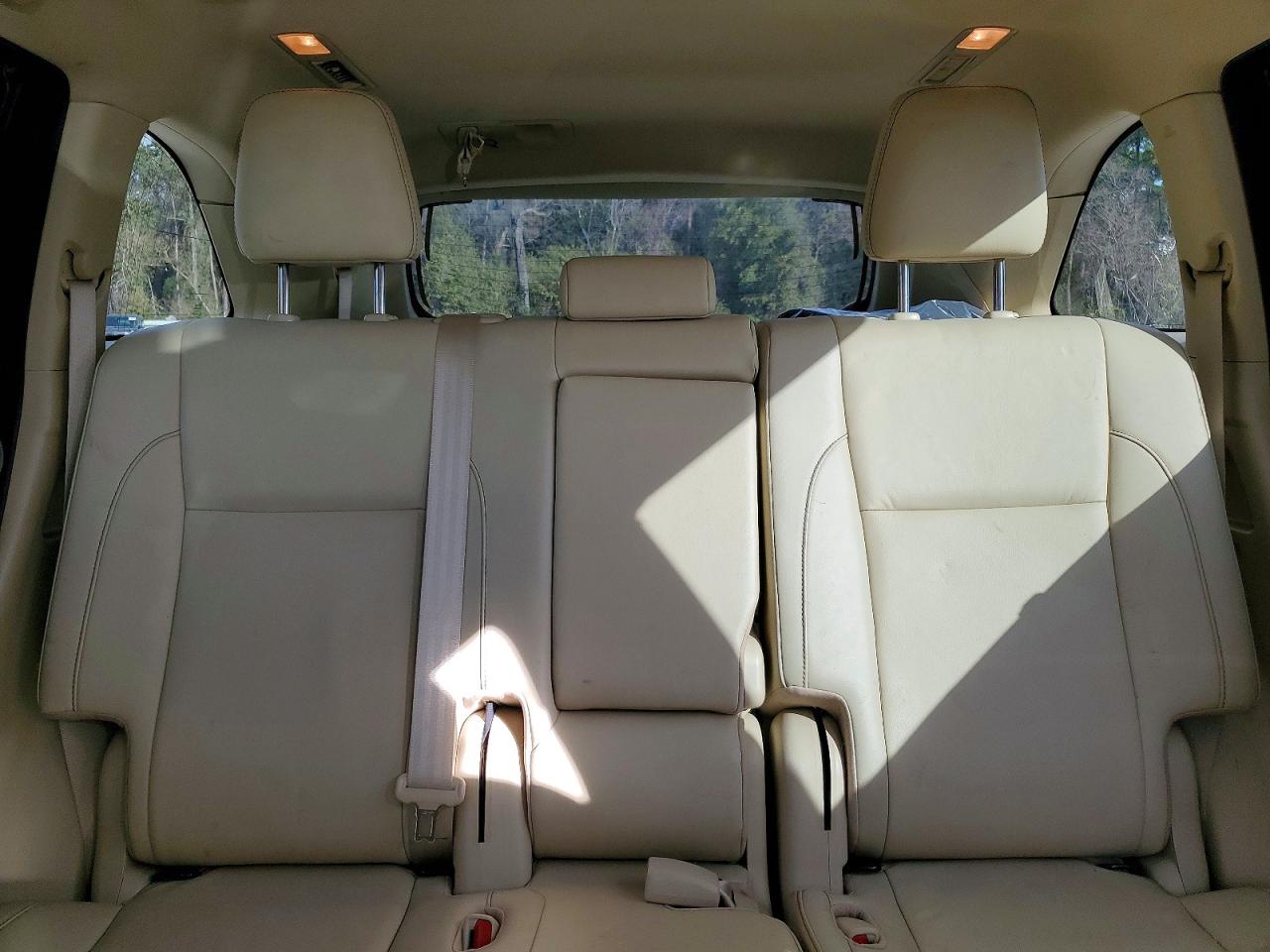 2019 TOYOTA HIGHLANDER XLE photo 19