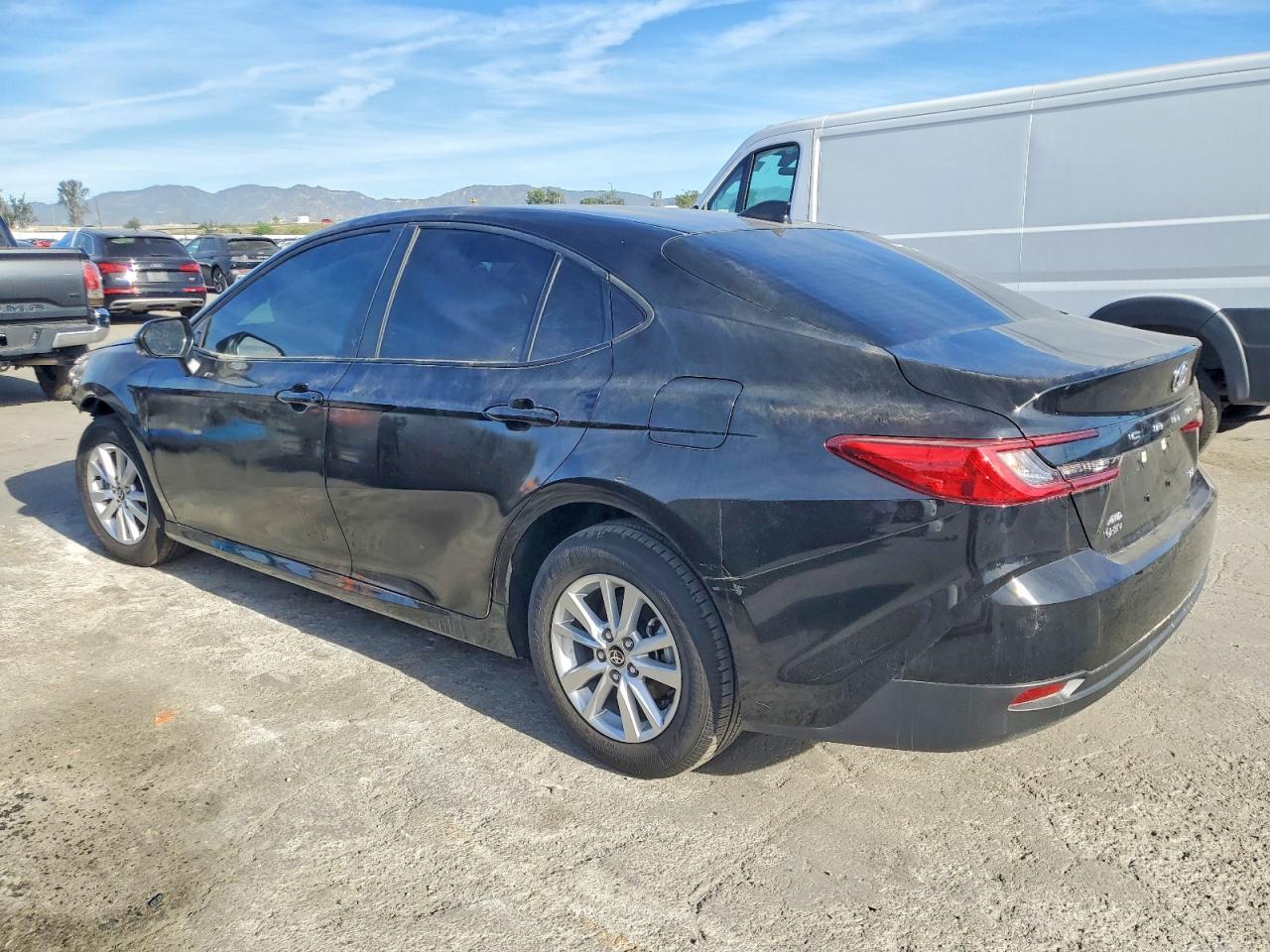 2025 TOYOTA CAMRY XSE photo 3