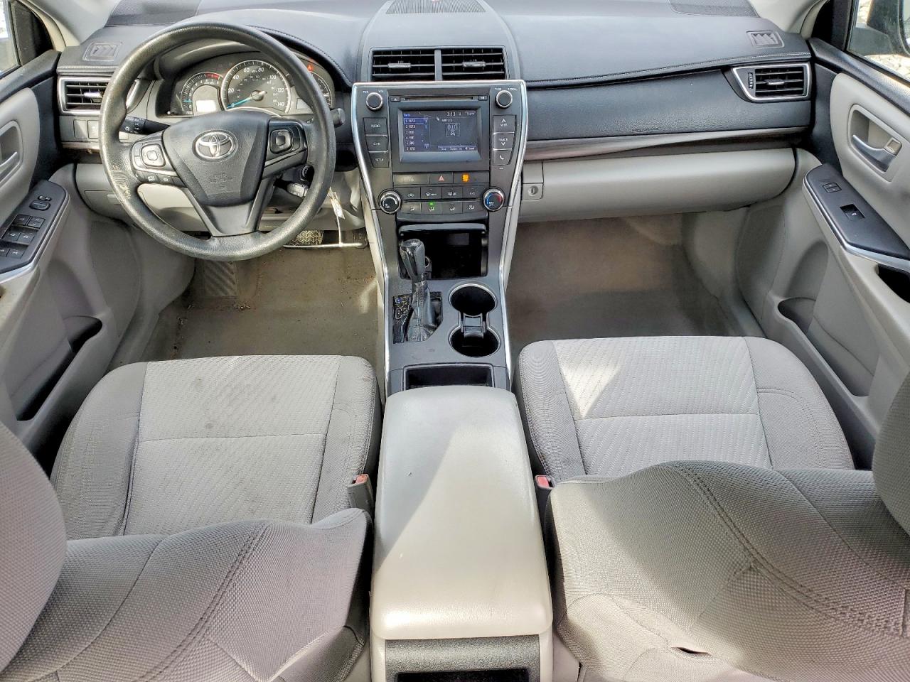 2015 TOYOTA CAMRY LE photo 22