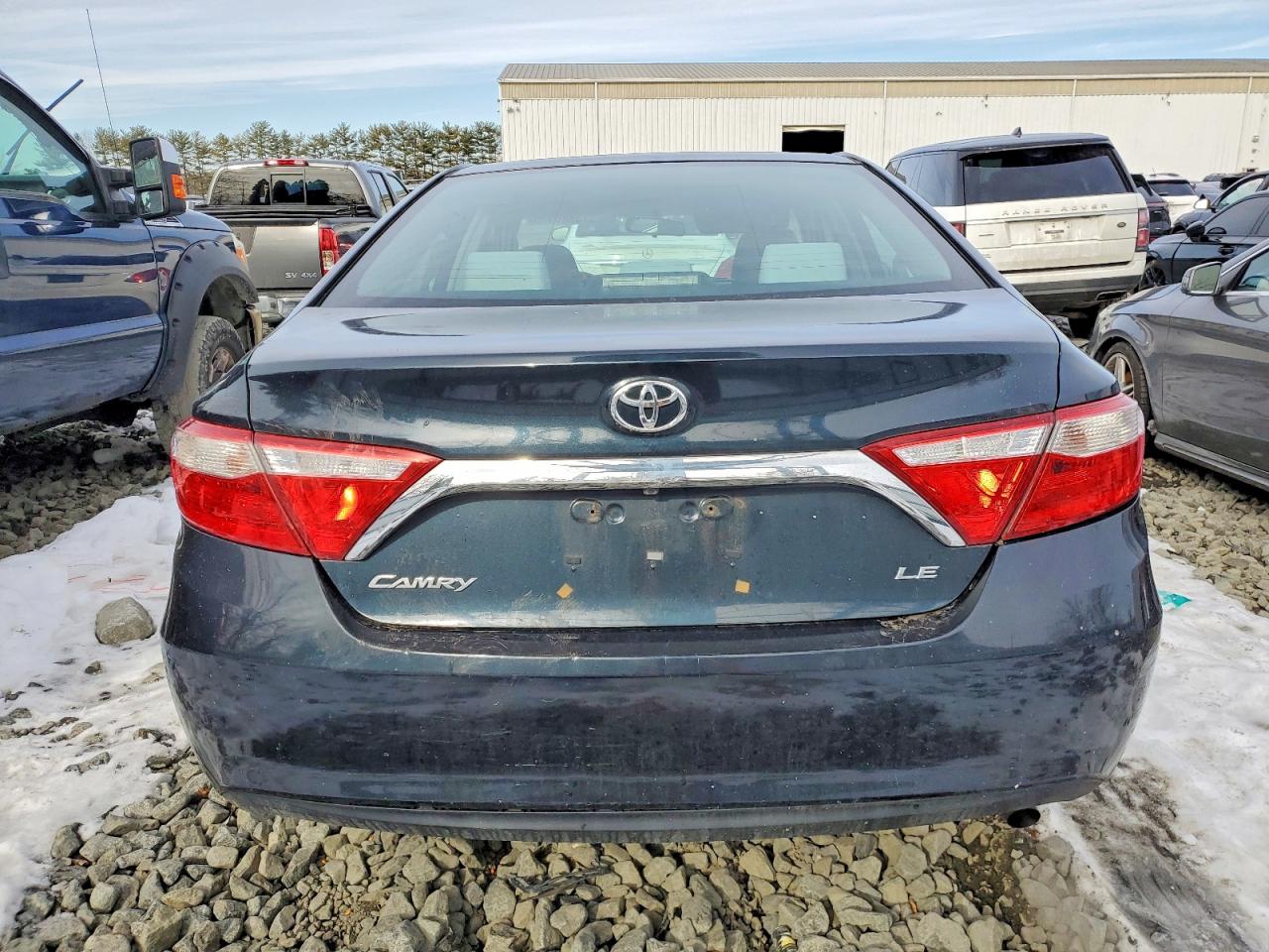 2015 TOYOTA CAMRY LE photo 16