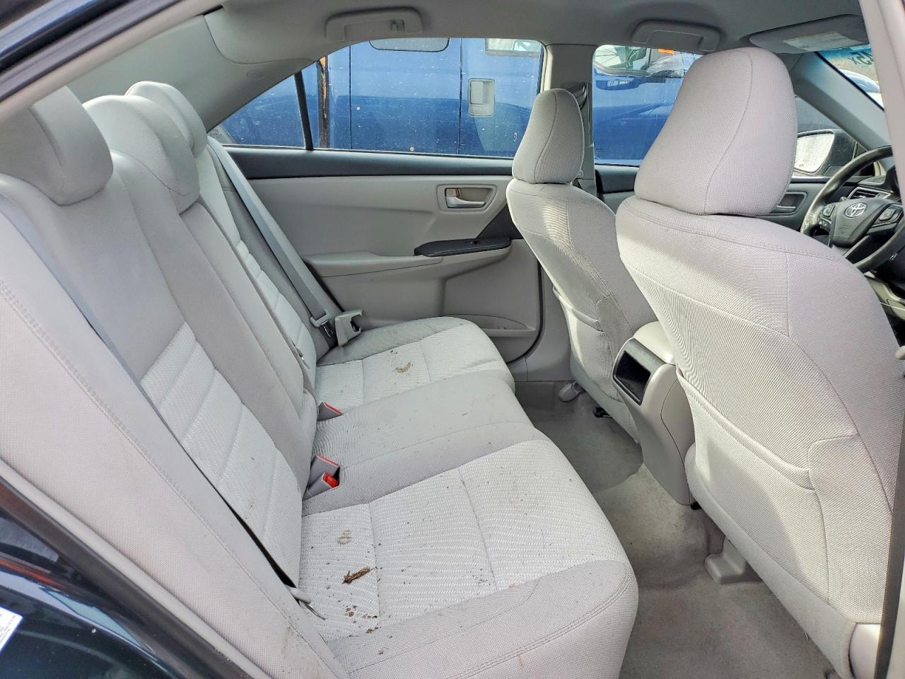 2015 TOYOTA CAMRY LE photo 28