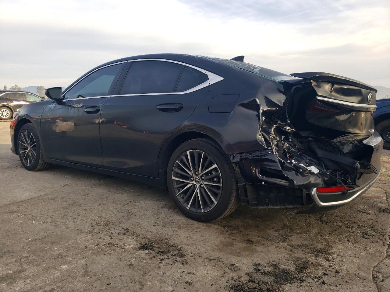 2024 LEXUS ES 300H BASE photo 3