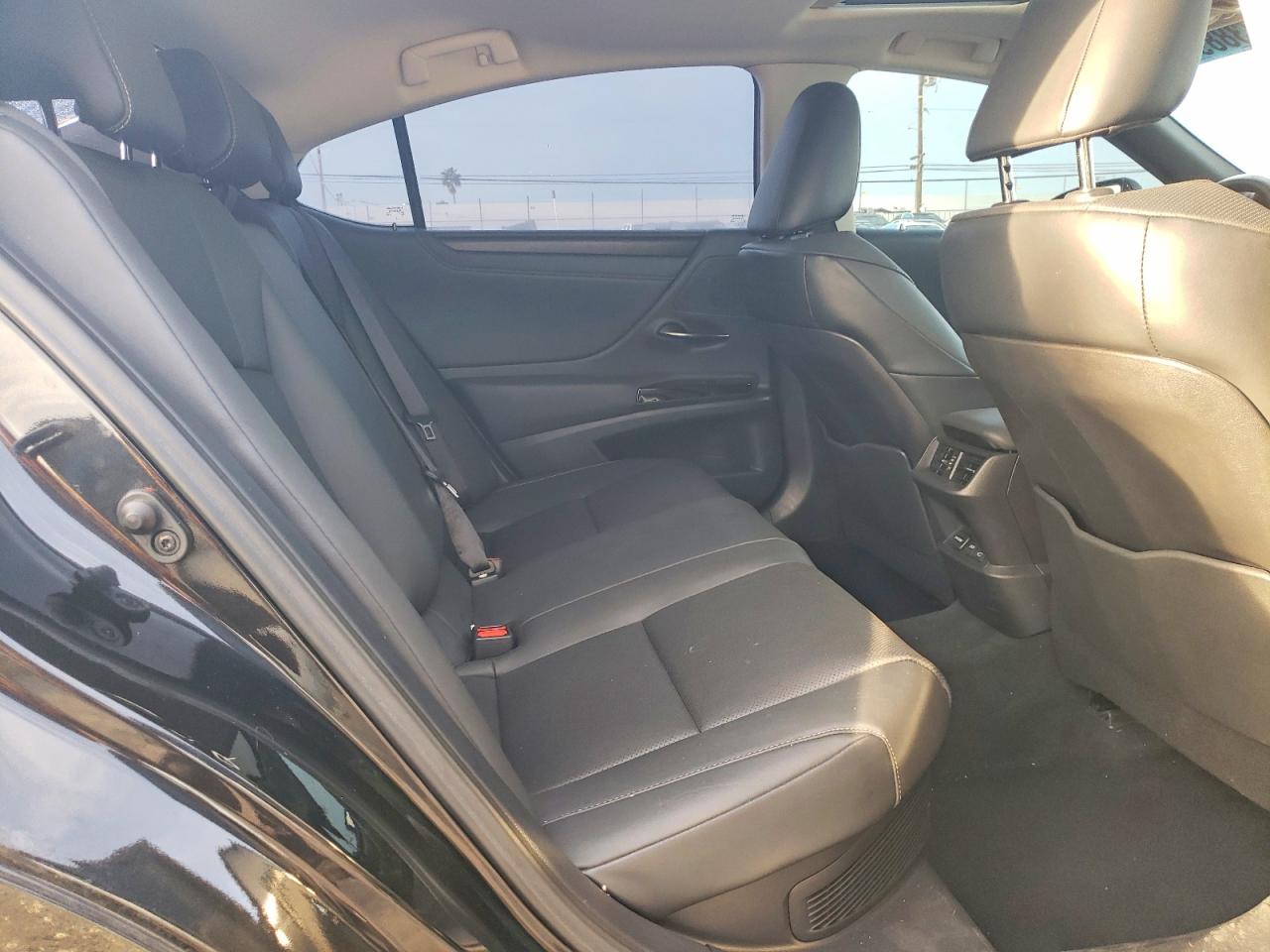 2024 LEXUS ES 300H BASE photo 19