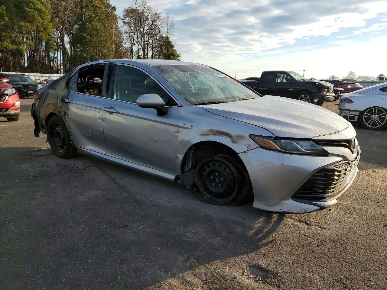 2019 TOYOTA CAMRY LE photo 7