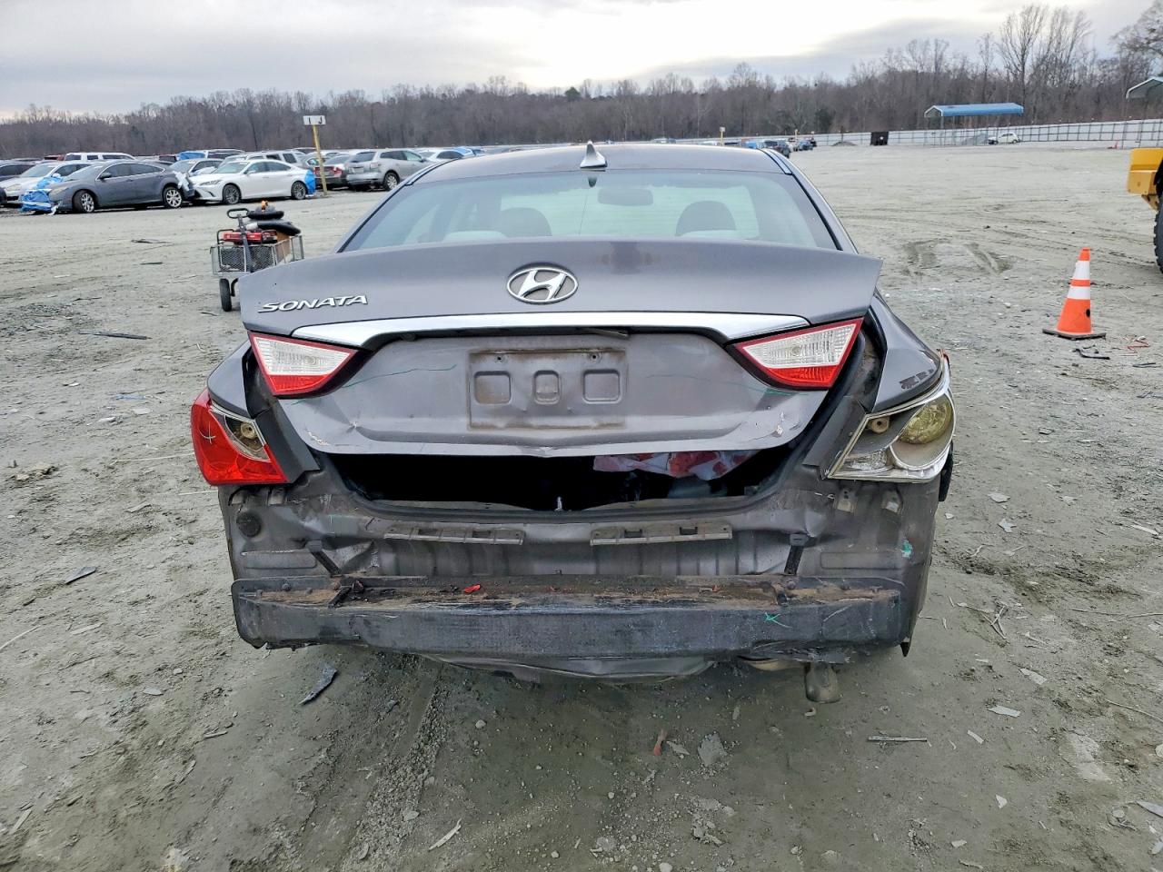 2013 HYUNDAI SONATA GLS photo 11