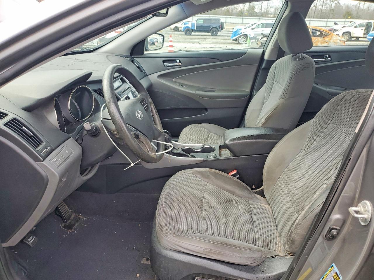 2013 HYUNDAI SONATA GLS photo 13