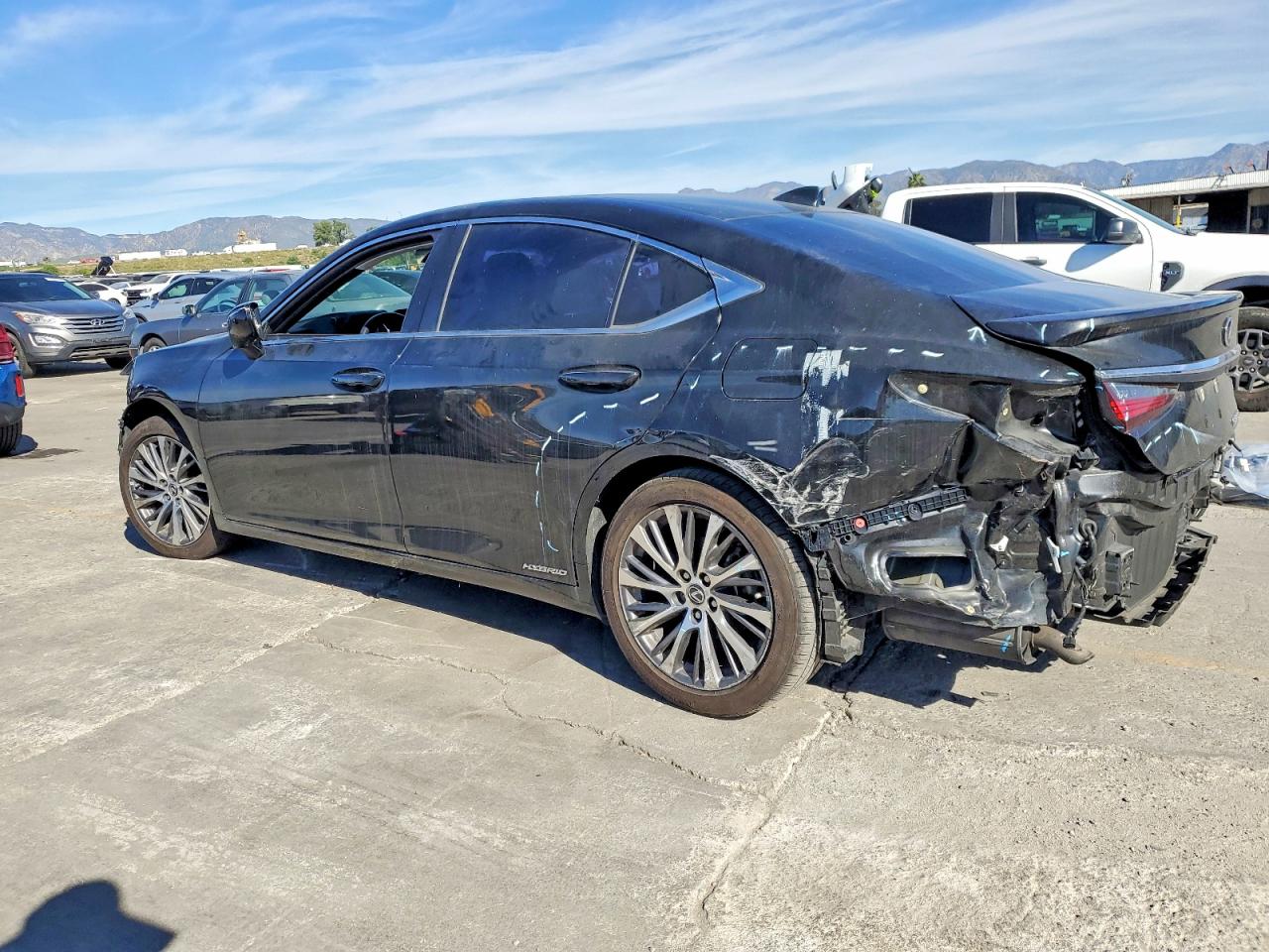 2022 LEXUS ES photo 3