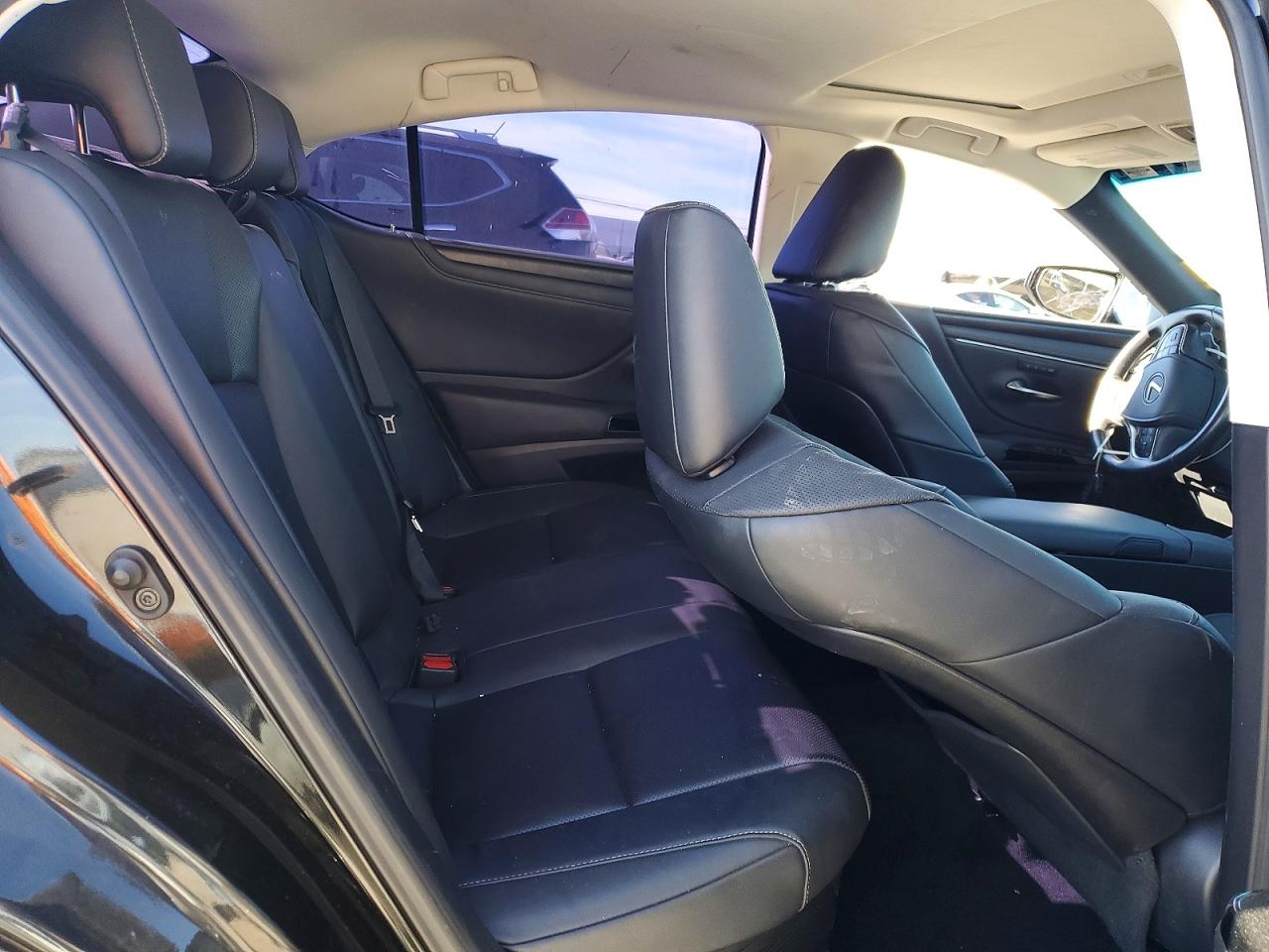 2022 LEXUS ES photo 19
