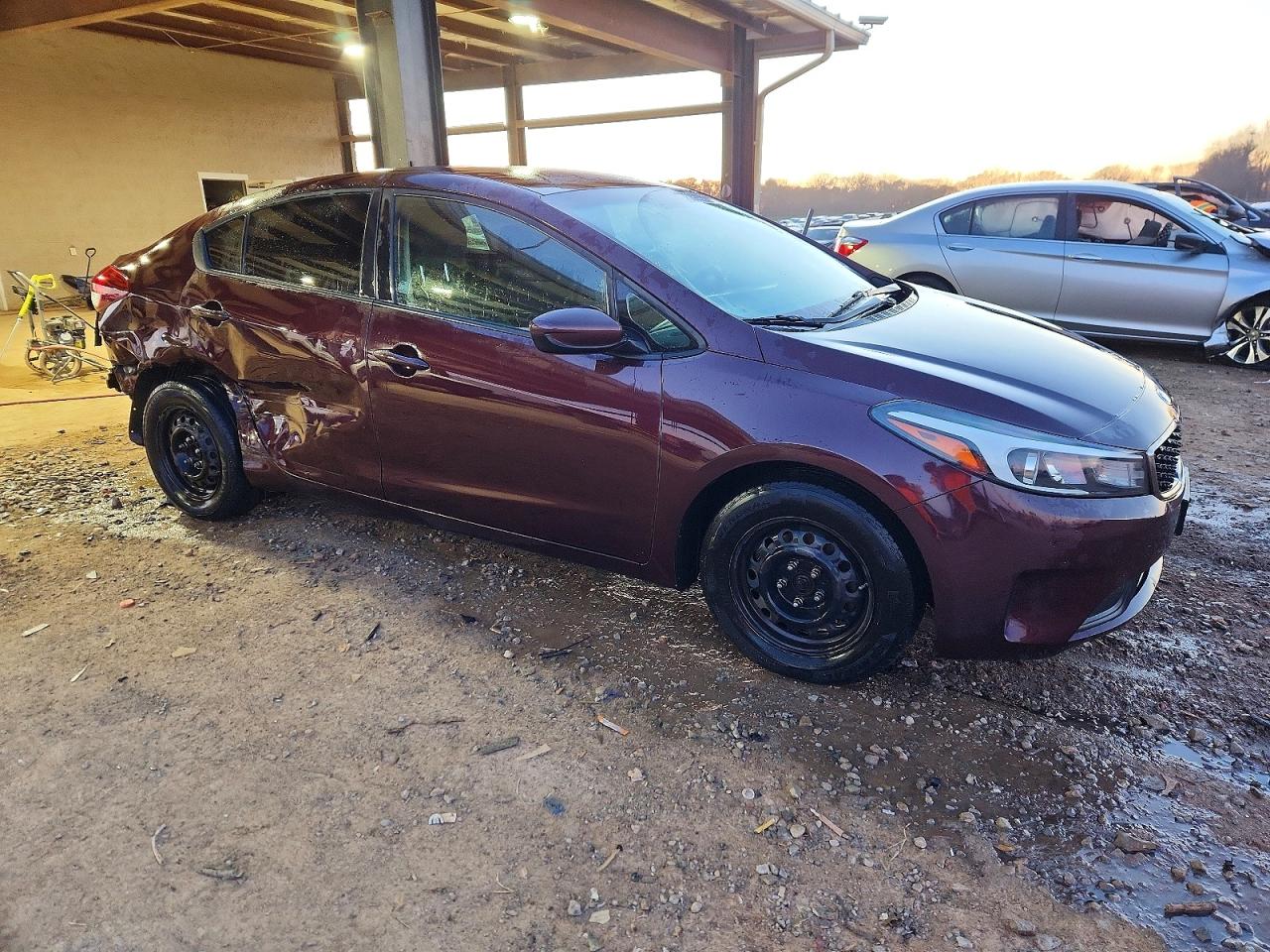 2017 KIA FORTE LX photo 4