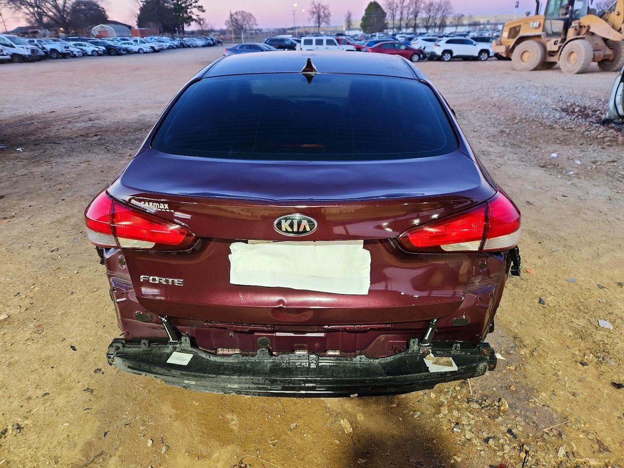 2017 KIA FORTE LX photo 6