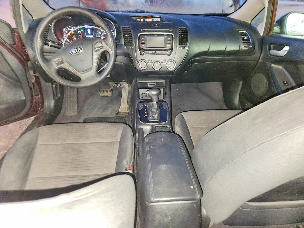 2017 KIA FORTE LX photo 8