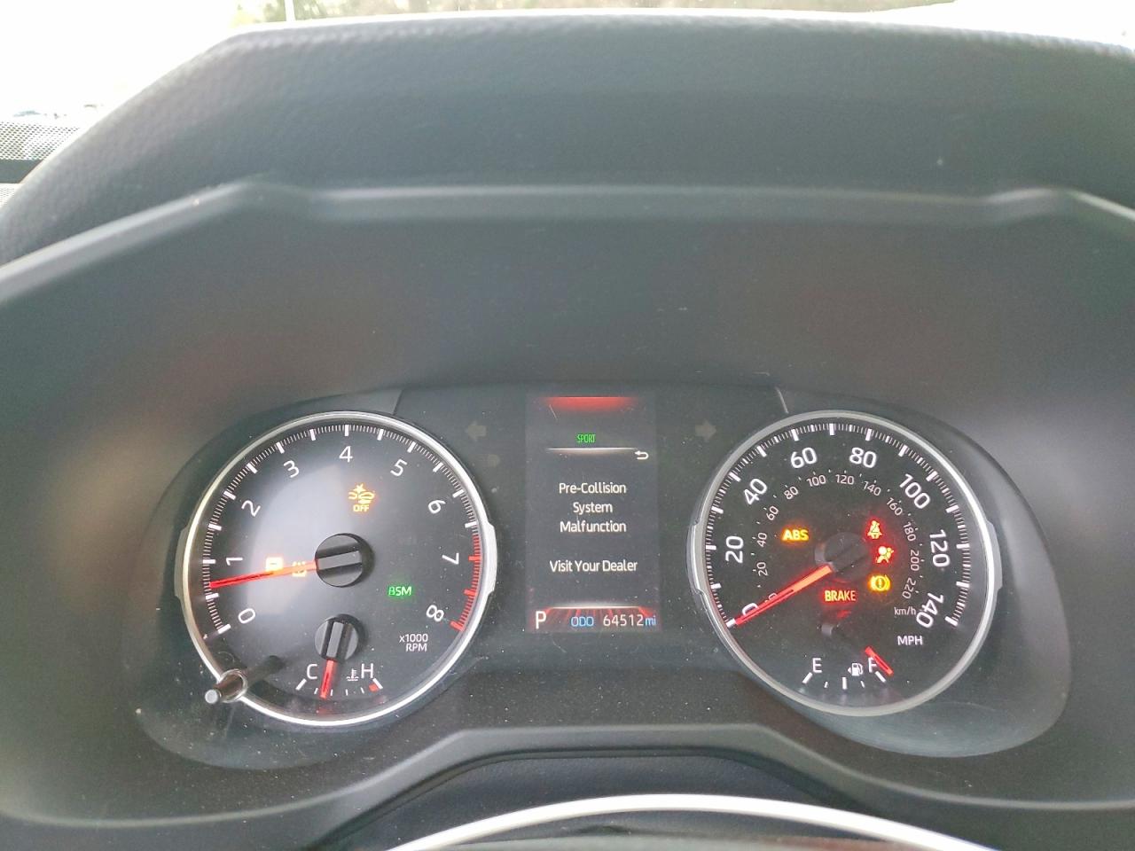 2021 TOYOTA RAV4 XLE photo 25