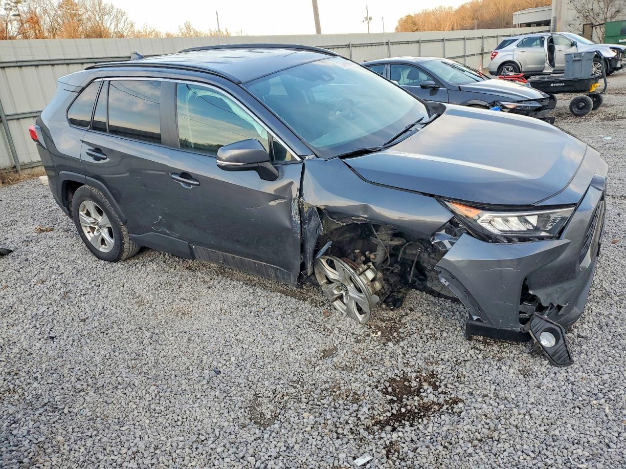 2021 TOYOTA RAV4 XLE photo 10