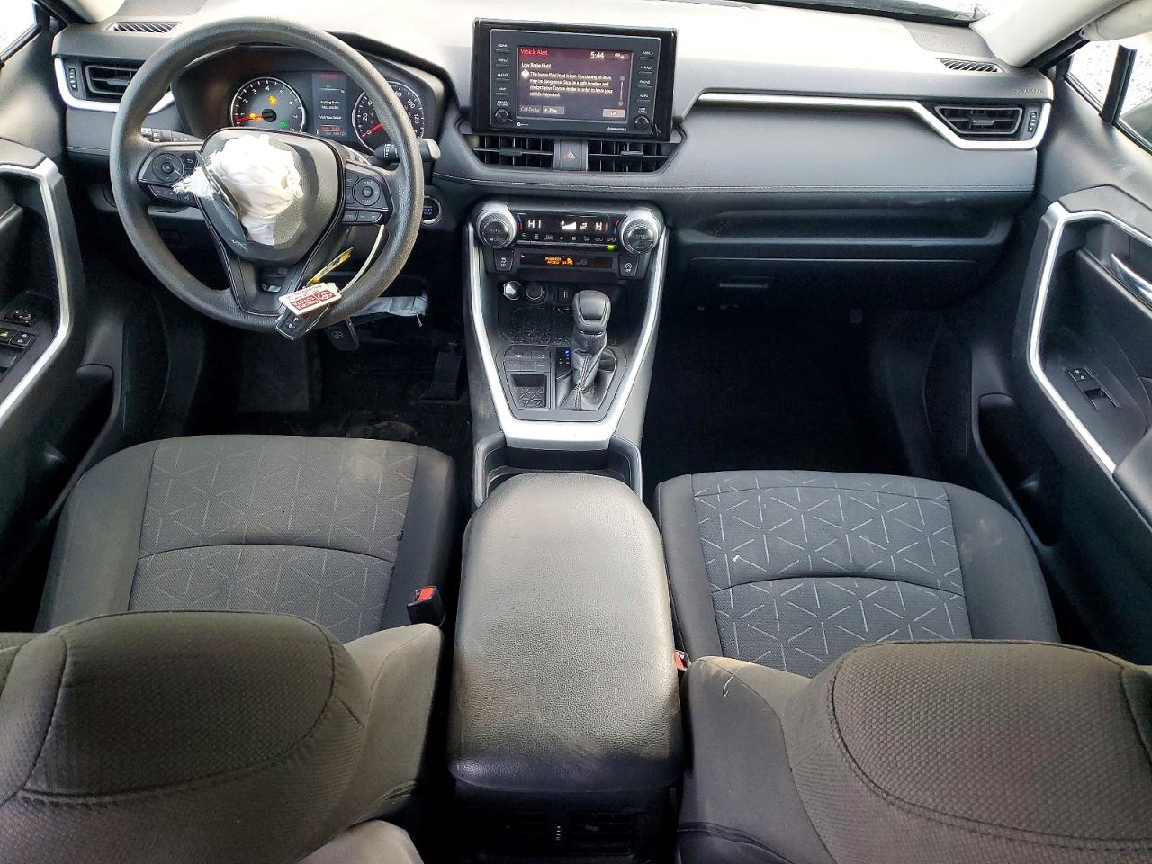 2021 TOYOTA RAV4 XLE photo 22
