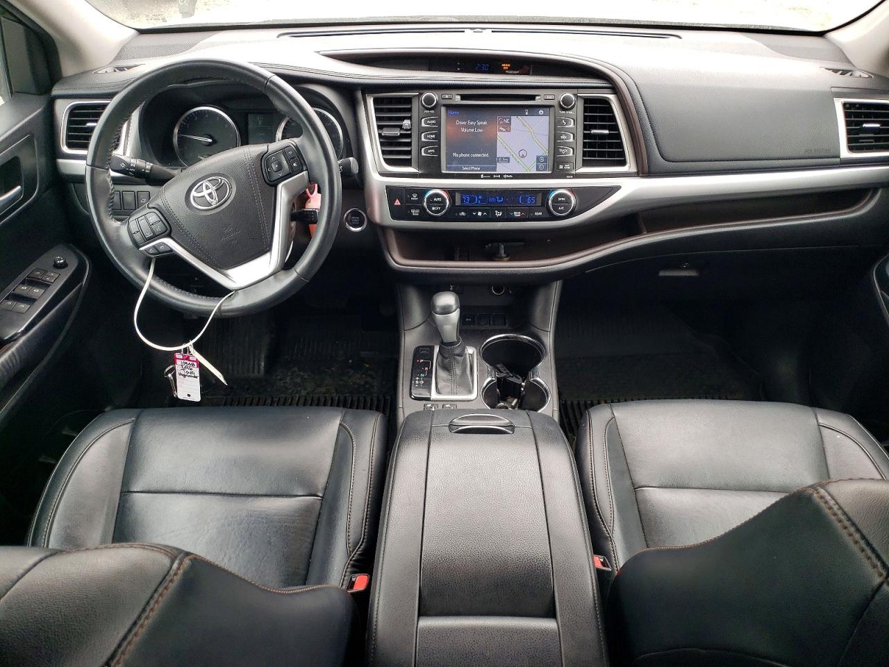 2016 TOYOTA HIGHLANDER XLE photo 8