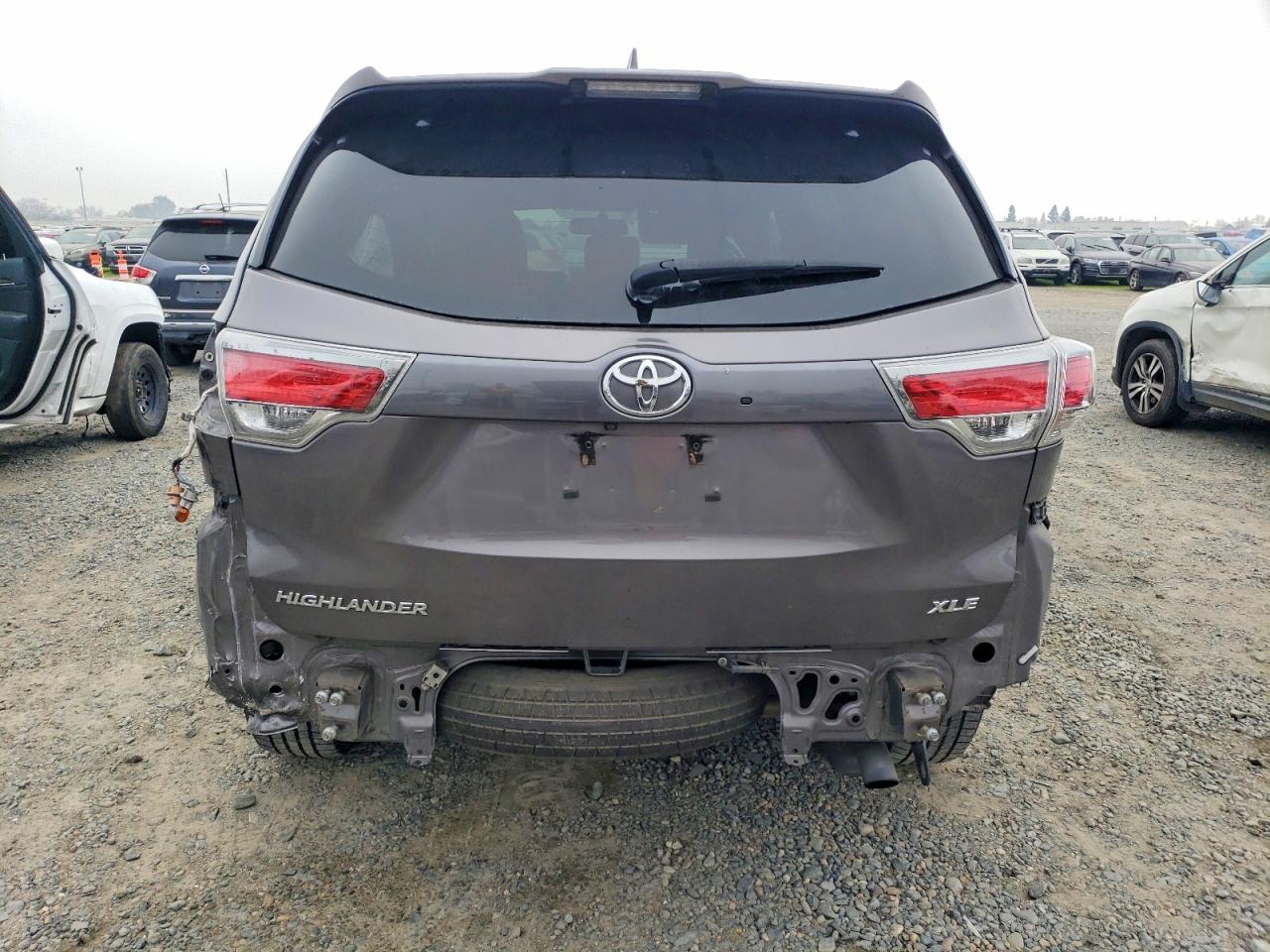 2016 TOYOTA HIGHLANDER XLE photo 6