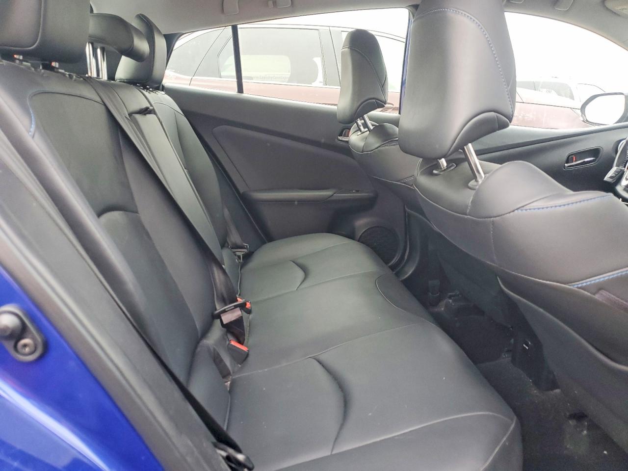 2017 TOYOTA PRIUS photo 10
