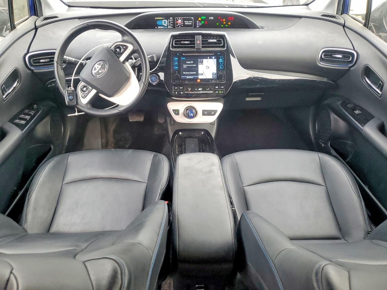 2017 TOYOTA PRIUS photo 8