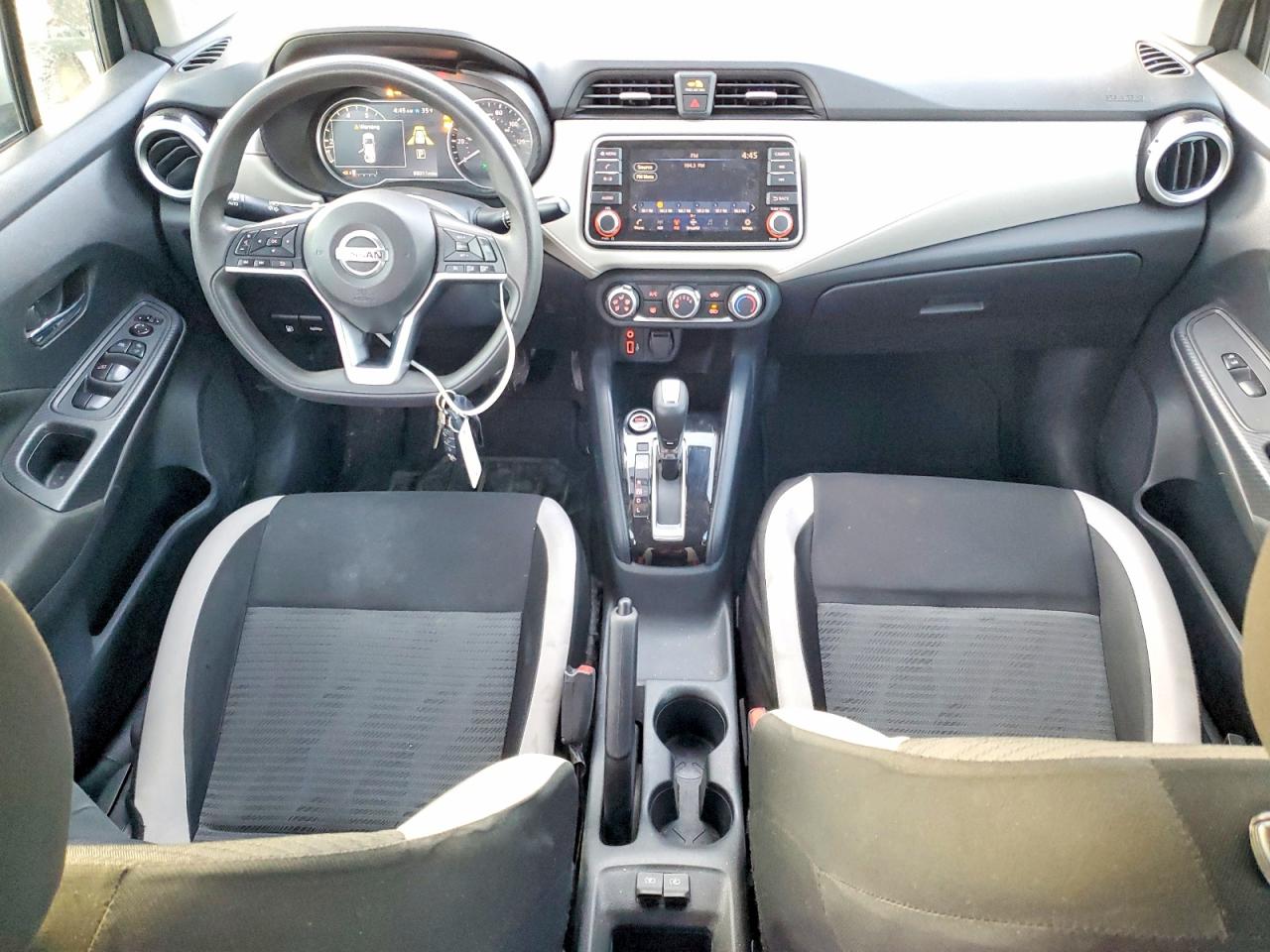 2021 NISSAN VERSA SV photo 8