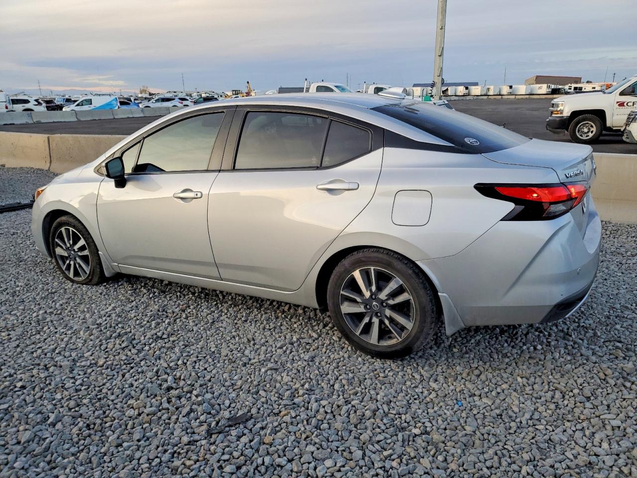 2021 NISSAN VERSA SV photo 2