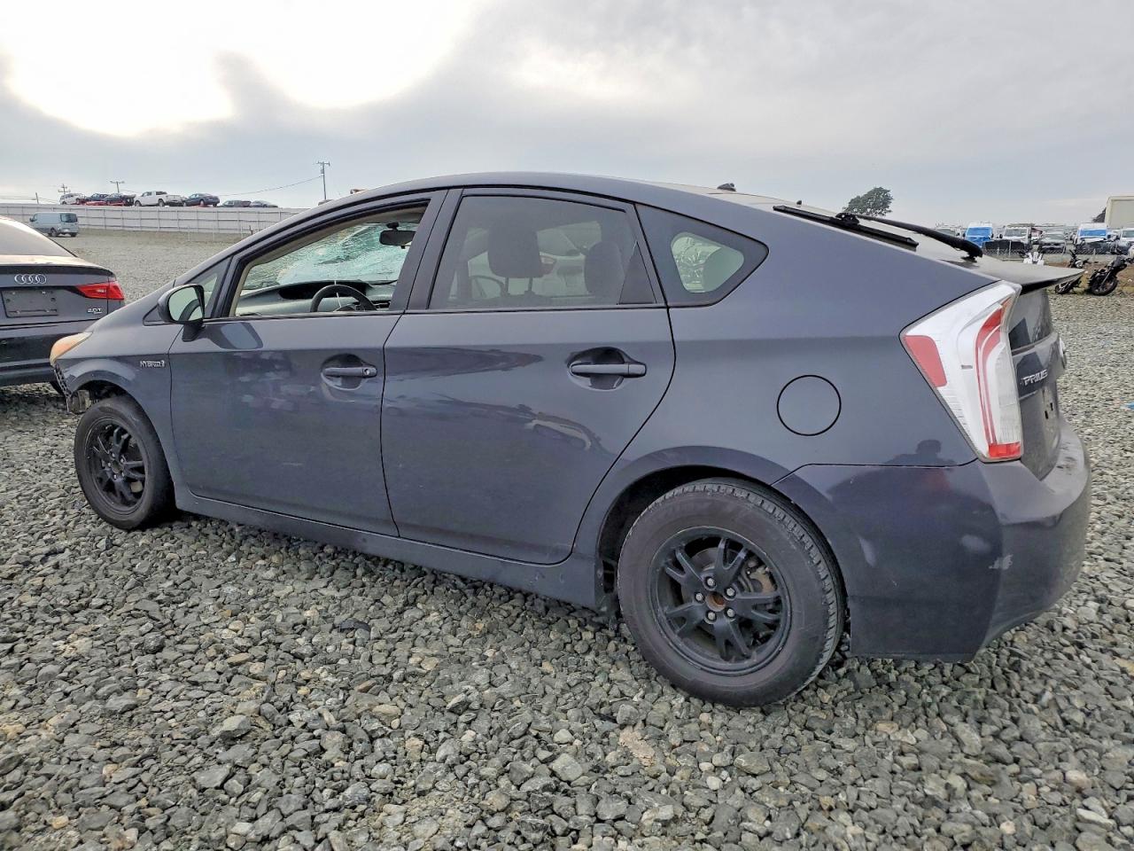 2012 TOYOTA PRIUS photo 3