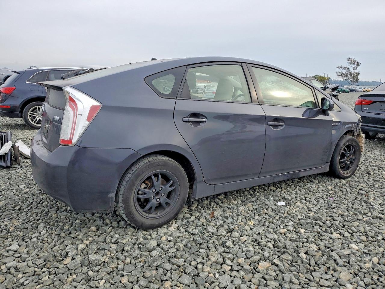 2012 TOYOTA PRIUS photo 5